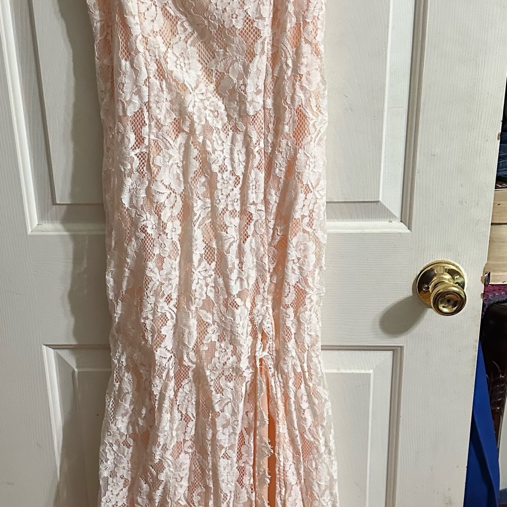 Elegant Lace Maxi Dress in Peach
